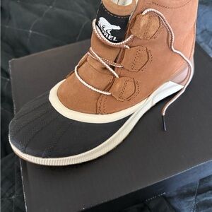 Sorel Women's Brown and Black Boots